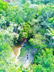 Pasaporte Aventurero descubre la magia de Bayaguana: ríos, saltos y adrenalina sobre ruedas